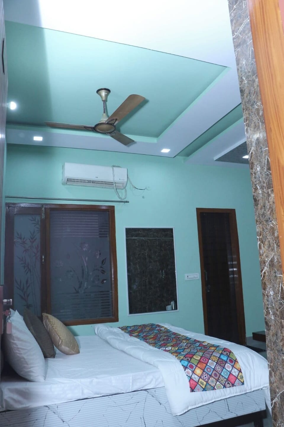 Deluxe Double Room, City View | Desk, laptop workspace, free WiFi