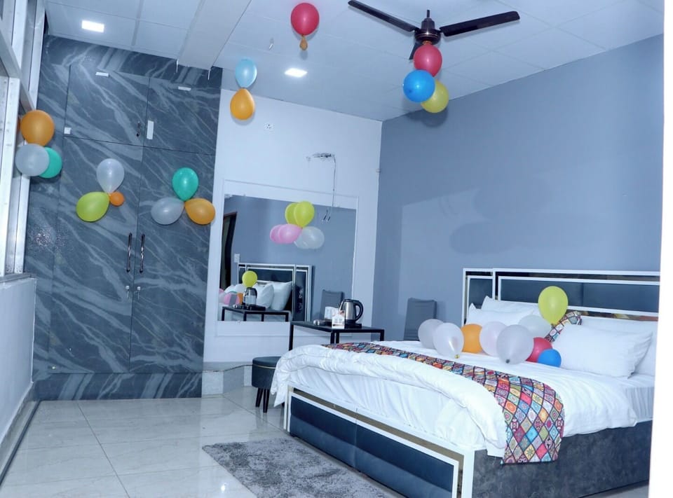Deluxe Double Room, City View | Desk, laptop workspace, free WiFi
