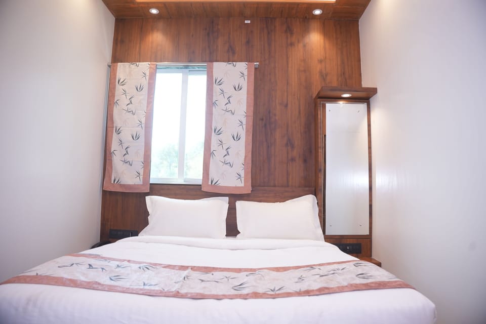 Standard Room, Patio, Pool View | Desk, free WiFi