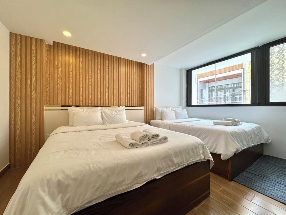 Family Room | Desk, iron/ironing board, free WiFi, bed sheets