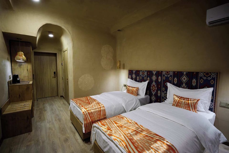 Twin Room | Premium bedding, down comforters, desk, laptop workspace
