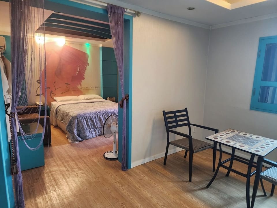 Basic Double Room, Mountain View | WiFi (free)