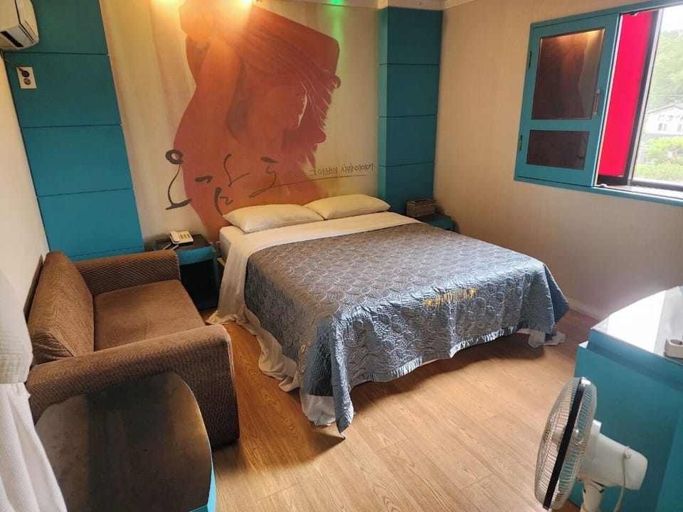 Basic Double Room, Mountain View | WiFi (free)