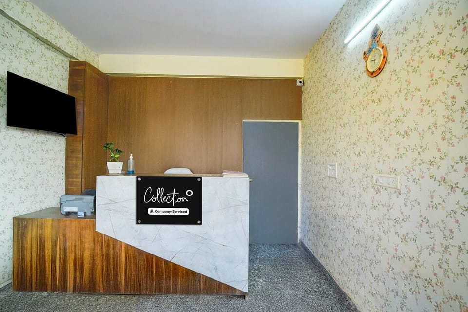 Entrance / Reception
