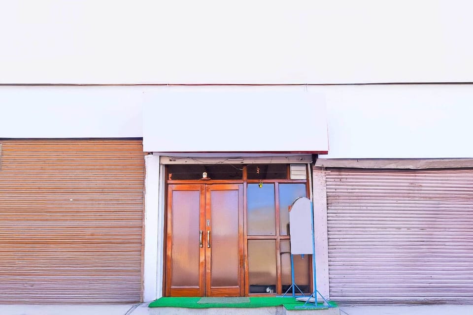 Entrance / Reception