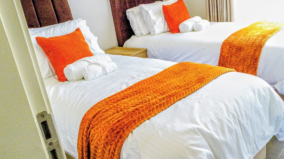 Apartment, Garden View | Blackout drapes, iron/ironing board, free WiFi