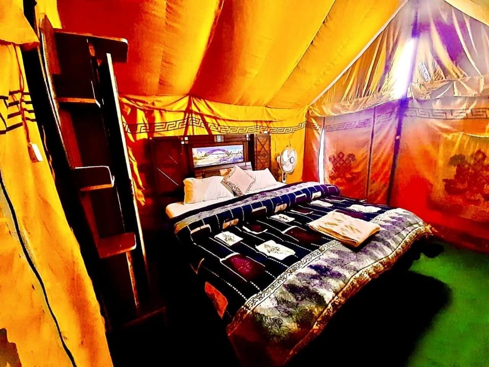 Comfort Tent, Private Bathroom, Mountain View | Free WiFi