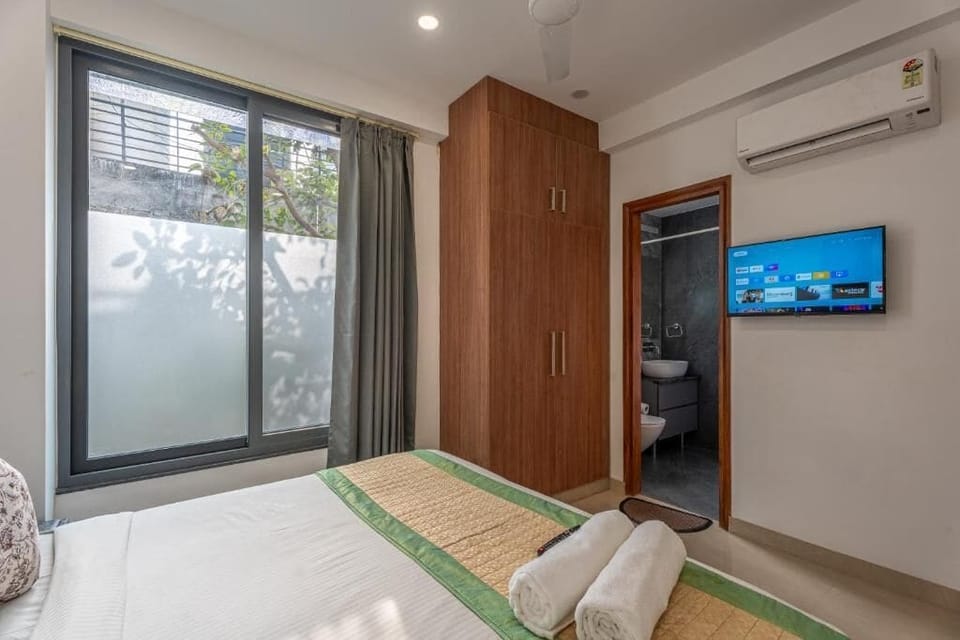 Apartment, Balcony, Garden View | Soundproofing, iron/ironing board, free WiFi