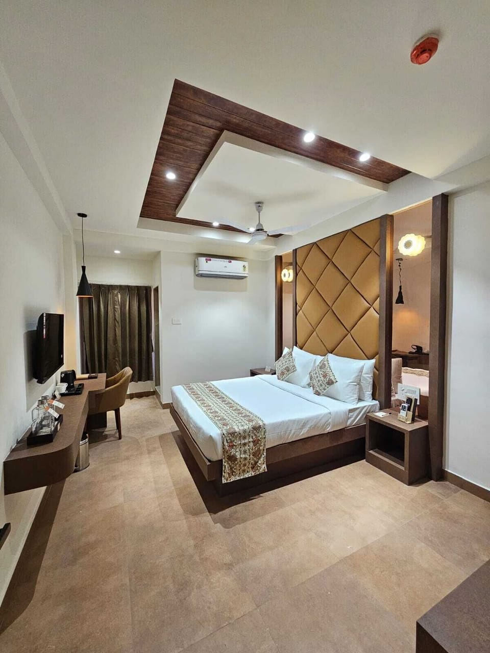 Deluxe Double Room, City View | Laptop workspace, blackout drapes, iron/ironing board, free WiFi