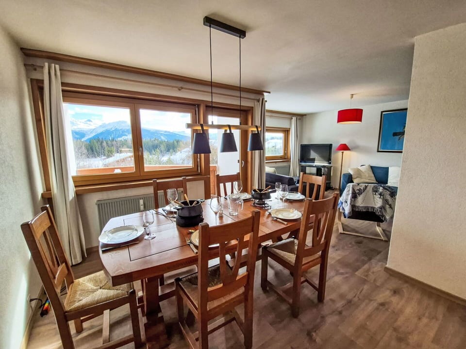 Furniture, Interior Design, Ceiling, Room, Chair, Apartment, Kitchen & Dining Room Table, Hardwood, Wood Stain, Dining Room