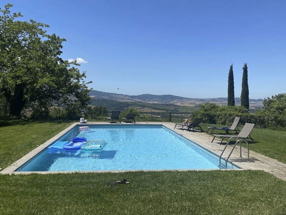 Building Exterior, Outdoor, Pool