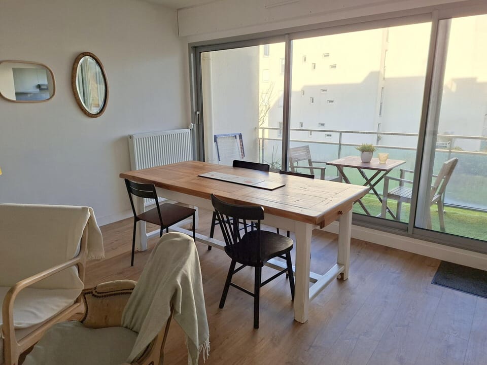 Apartment | Dining