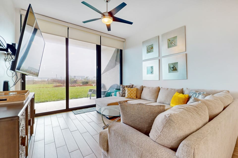 Apartment (2 Bedrooms) | Front of property