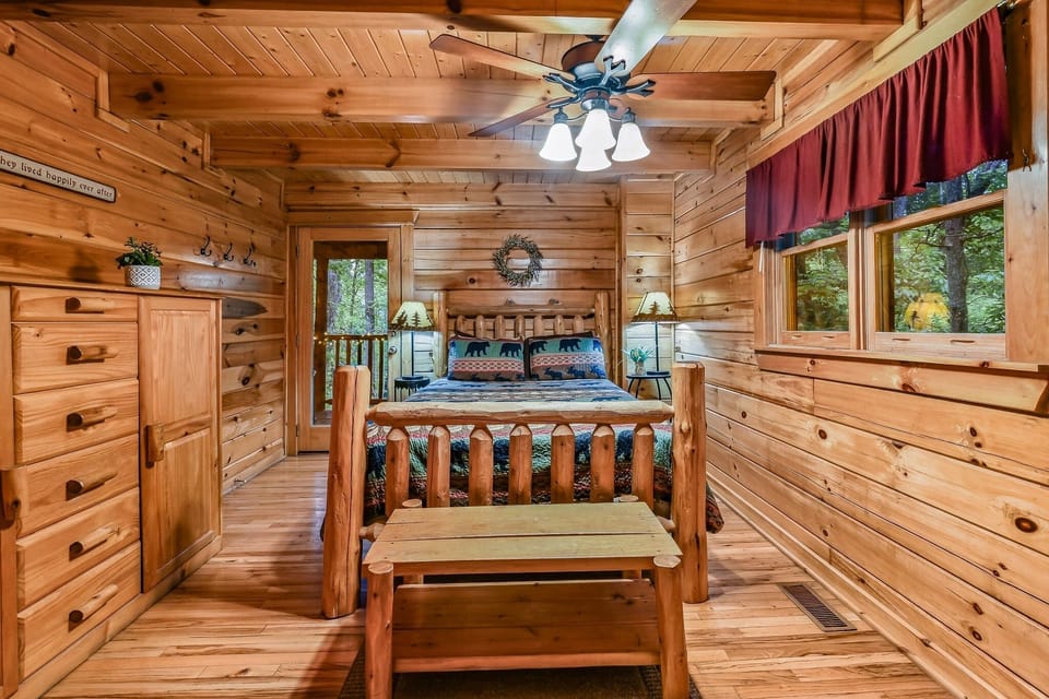 Cabin, 1 Bedroom | 1 bedroom, WiFi (free)