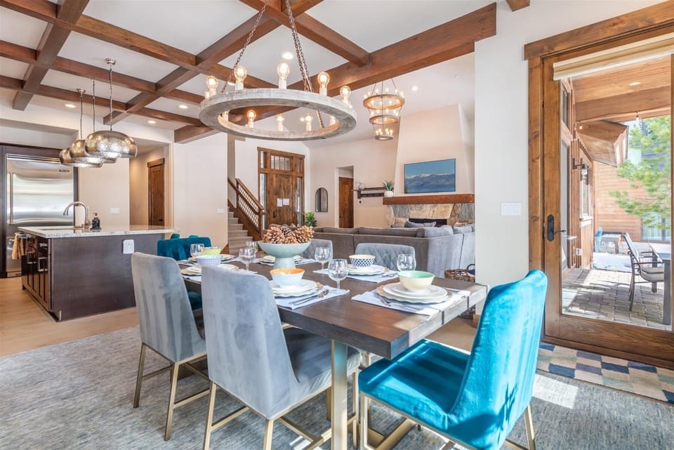 House, 4 Bedrooms | Dining