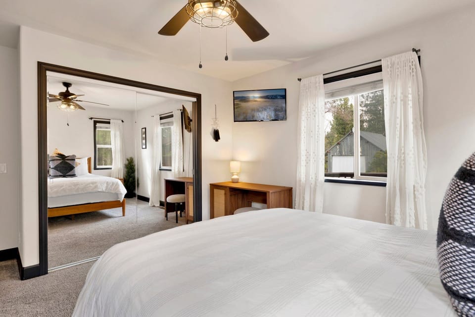 Queen bed entry level