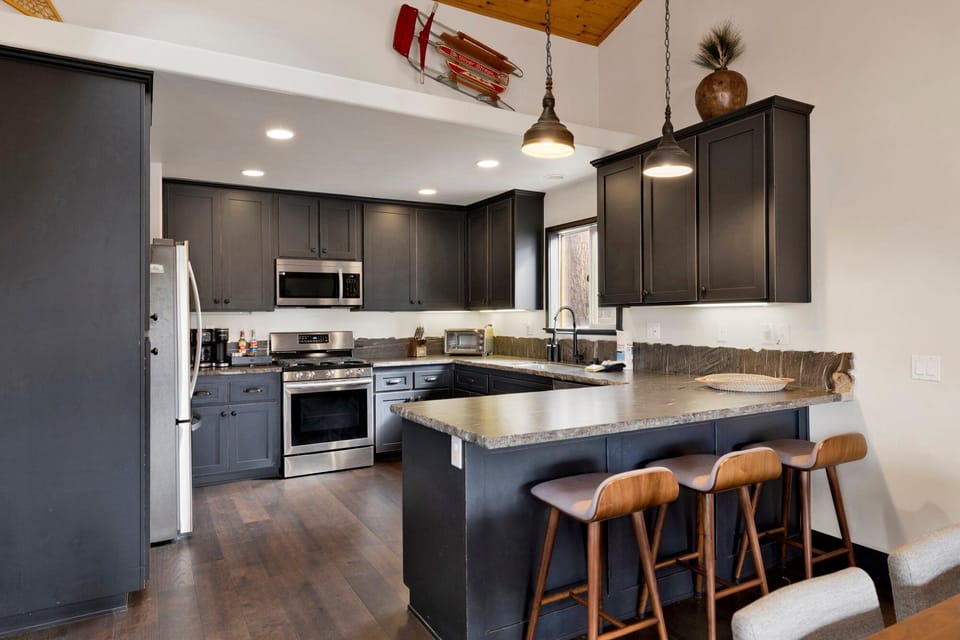 Modern kitchen with breakfast bar