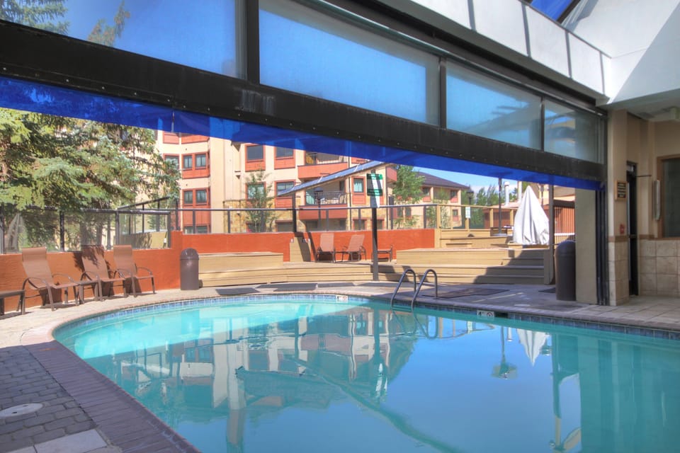 There are a ton of resort amenities including this well kept pool!