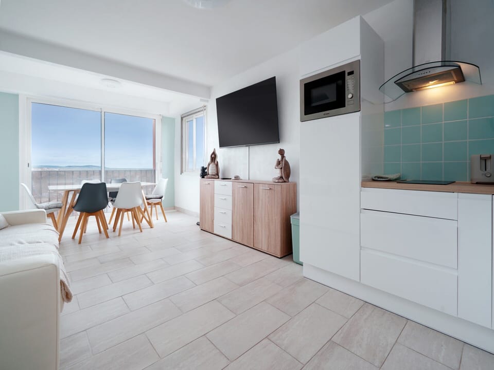 Apartment | Dining