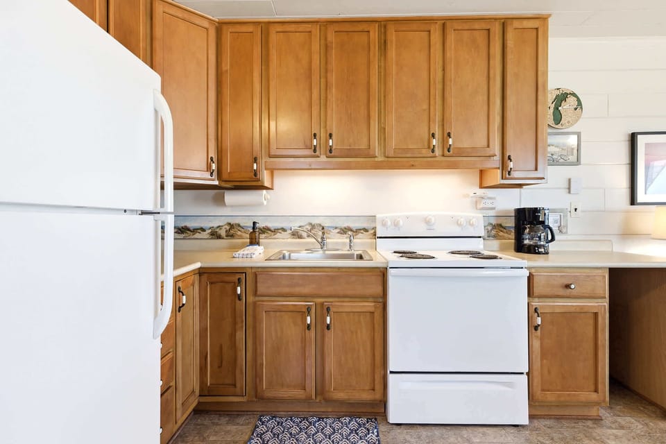 tock the fridge and enjoy flexible dining throughout your stay.
