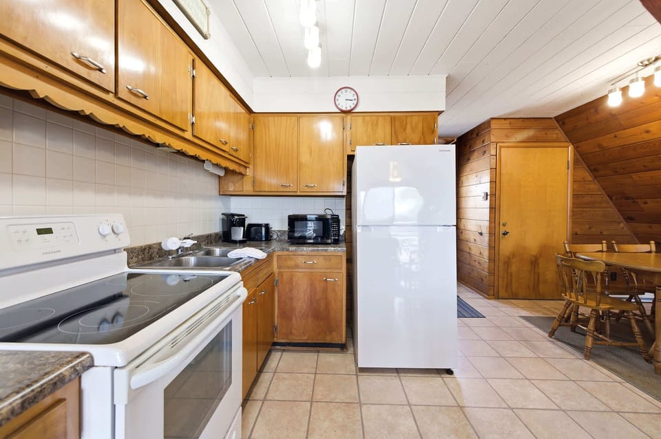A welcoming kitchen for everything from quick snacks to late-night conversations.