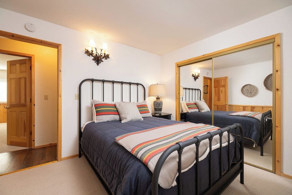 Bedroom #2. Queen bed