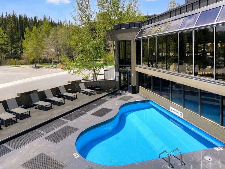 Indoor & Outdoor pool