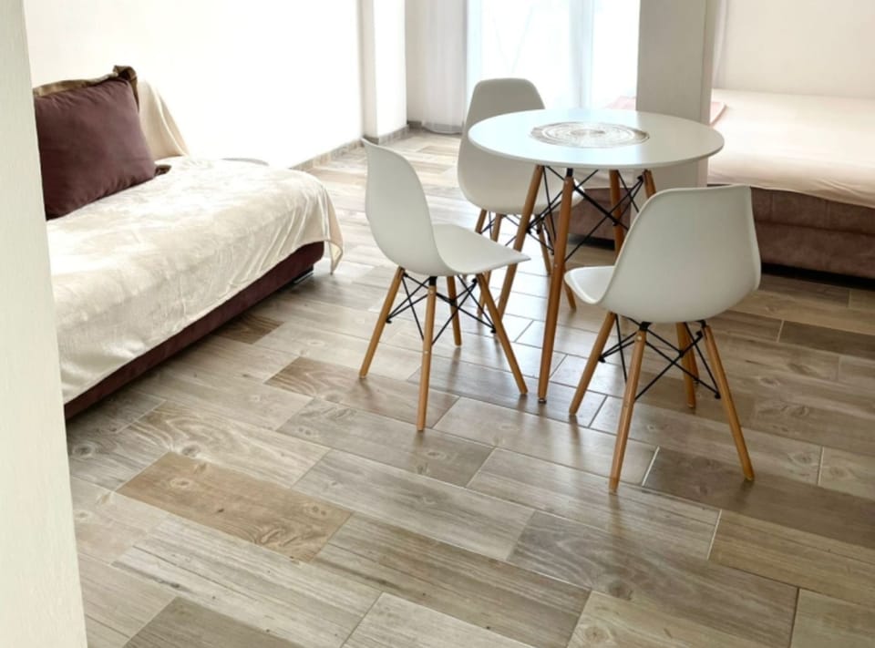 Studio (Studio apartment 6 (Mali)) | Dining room