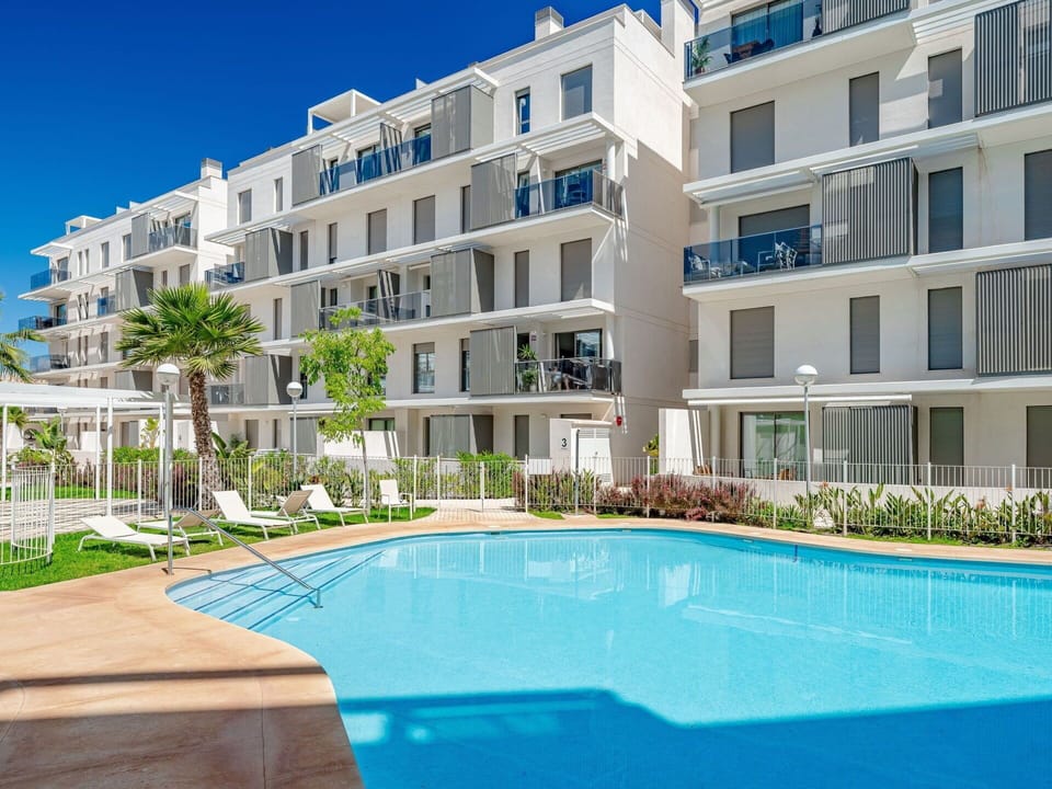 Swimming Pool, Residential Area, Apartment, Resort, Condominium, Balcony, Hotel, Outdoor Furniture, Shade