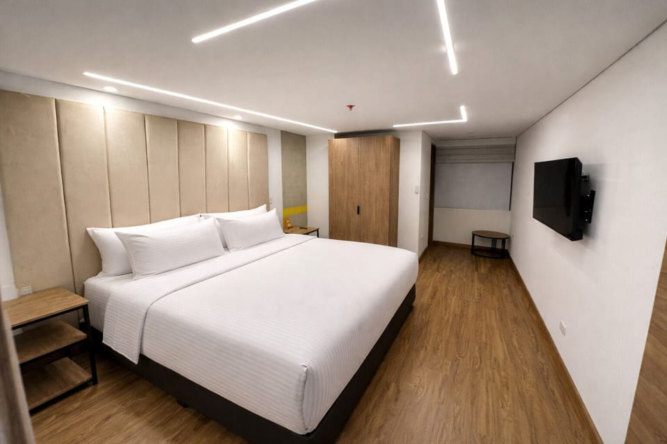Standard Room | In-room safe, desk, free WiFi