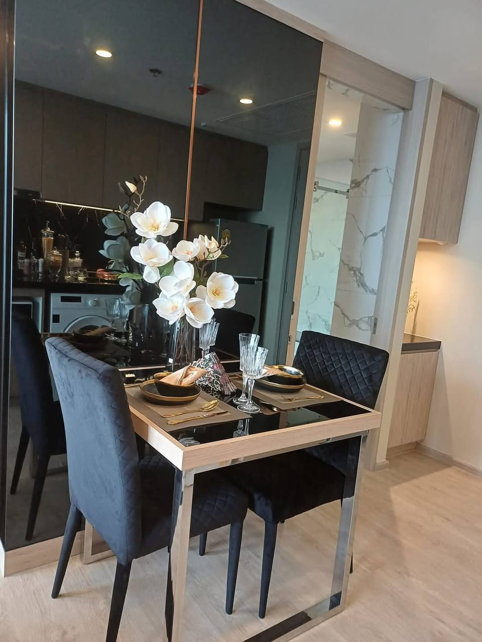 Apartment, 1 Bedroom, Accessible, Smoking | Dining room