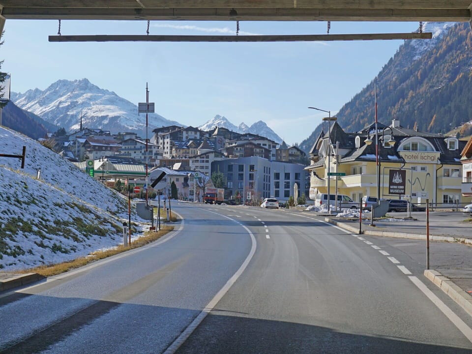 Mountain Range, Alps, Highway, Glacial Landform, Ridge, Summit, Winter, Street Light