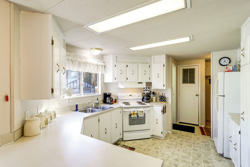 House (3 Bedrooms) | Interior