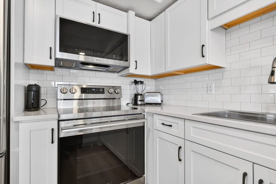House, 3 Bedrooms | Private kitchen | Coffee/tea maker, fridge, oven, toaster