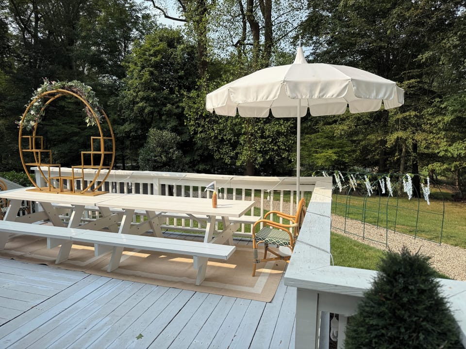 Outdoor dining
