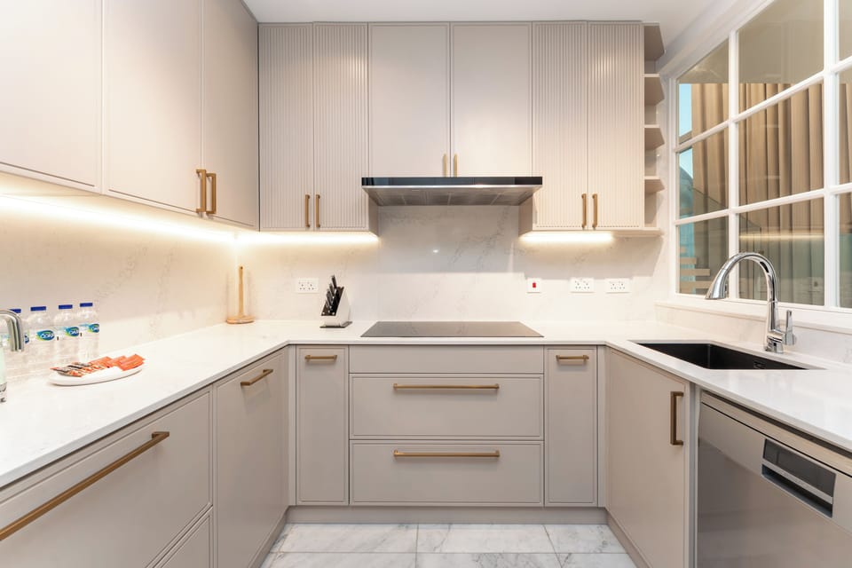 Luxury Duplex, 1 King Bed, Non Smoking, City View | Private kitchen | Full-size fridge, microwave, oven, stovetop
