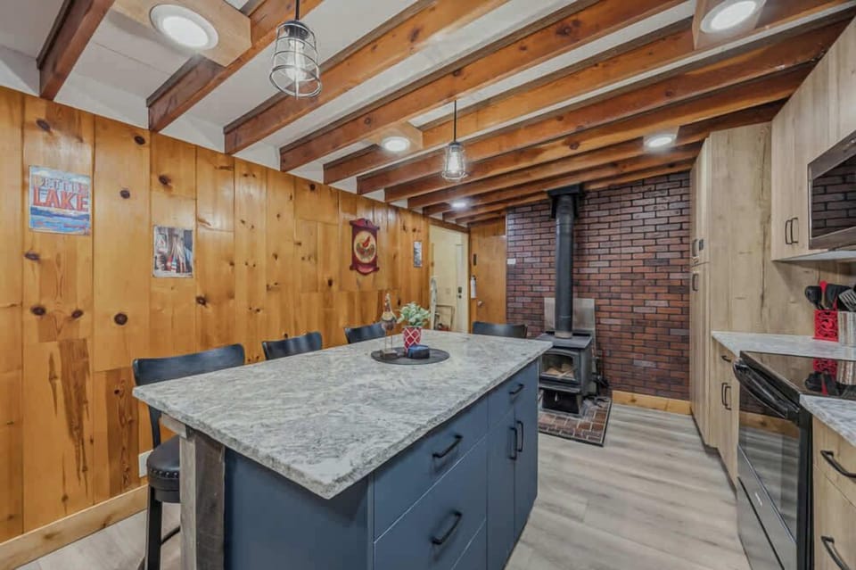Kitchen island seating for 4