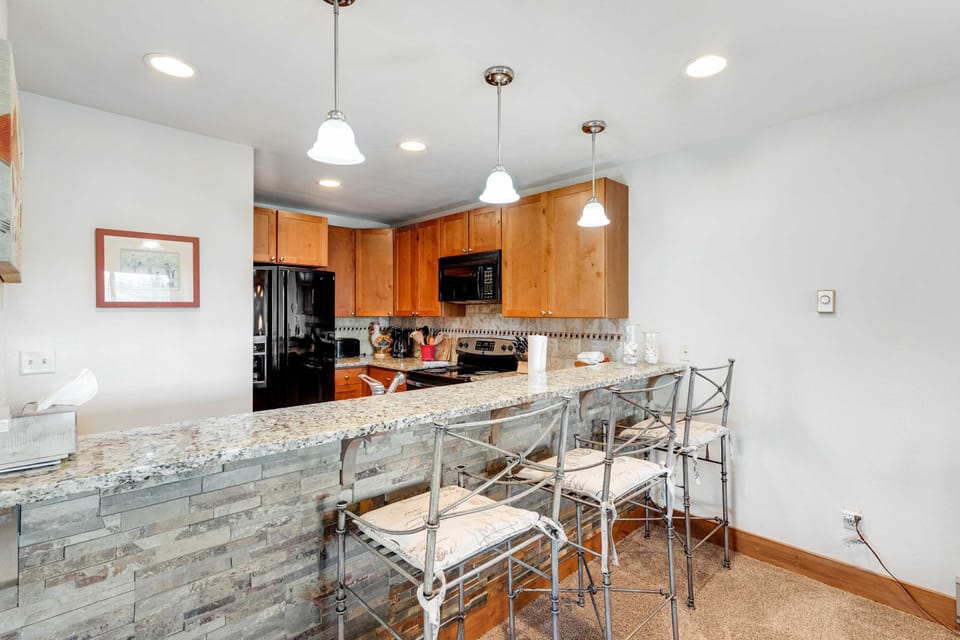 Kitchen bar seating