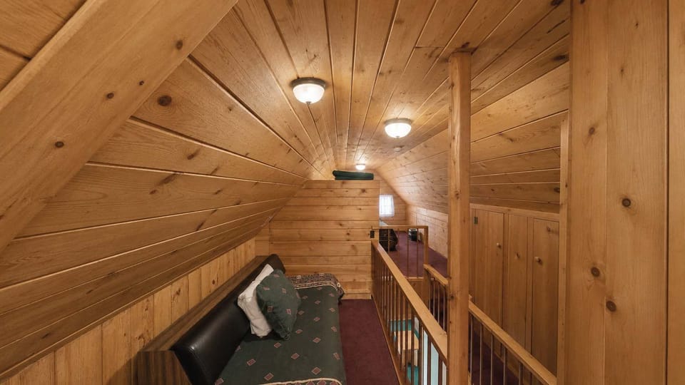 Loft: sofa bed (in between two other loft bedrooms)