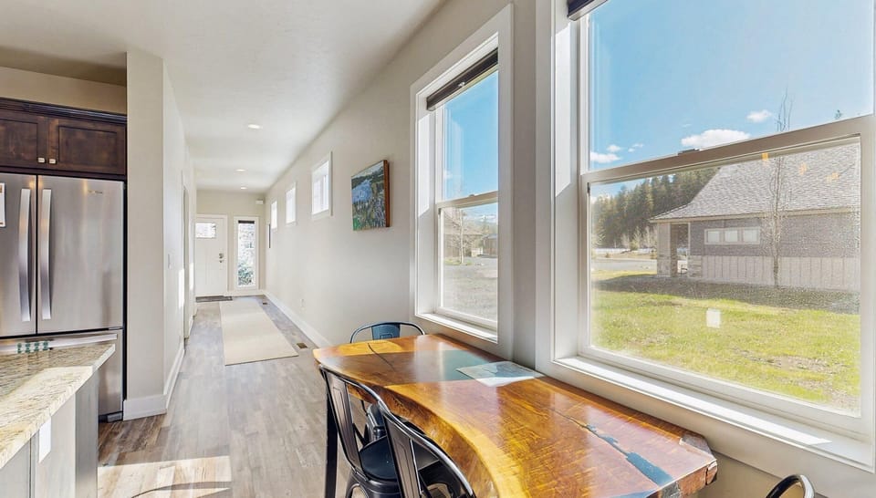 Dining Room (entry beyond)