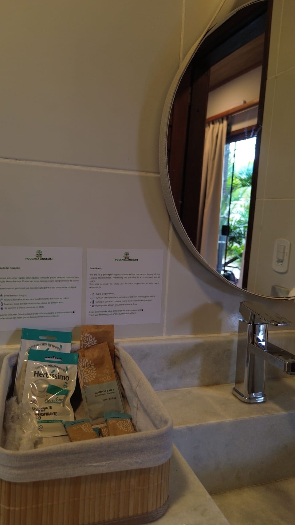 Standard Triple Room, Air conditioning, Garden View | Bathroom | Free toiletries, hair dryer, towels, soap