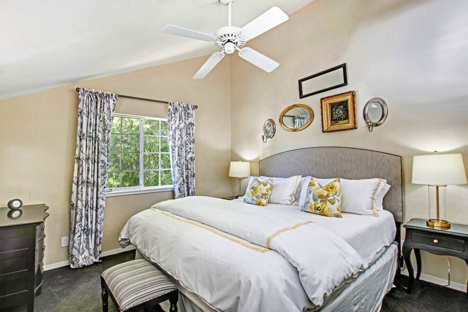 Dolce @ Bungalow 313 Sonoma Vacation Rental - Bedroom