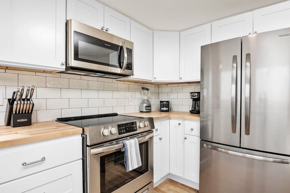 UNIT A - Full Kitchen