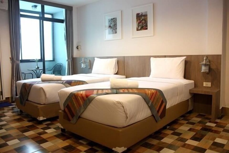 Standard Twin Room | Desk, WiFi (free)