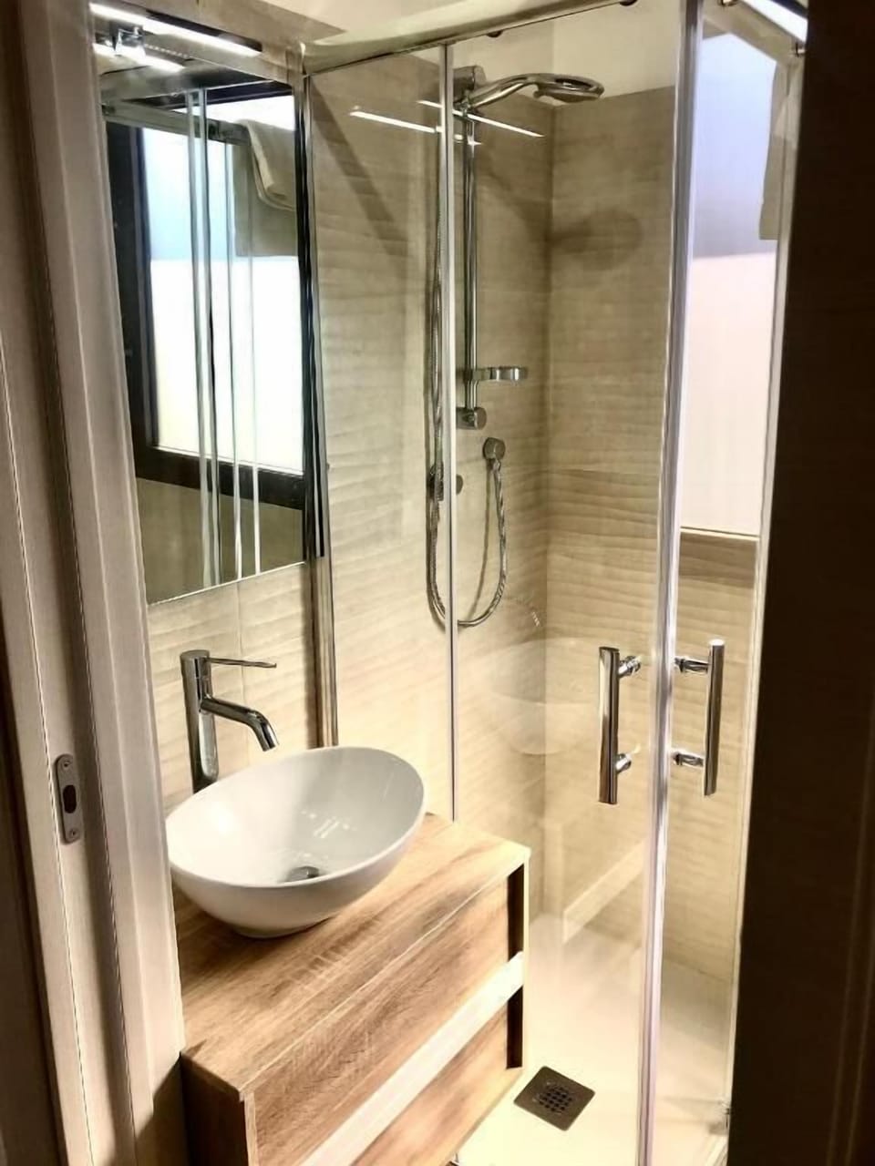 Bungalow, Garden View | Bathroom | Free toiletries, hair dryer, bidet, towels