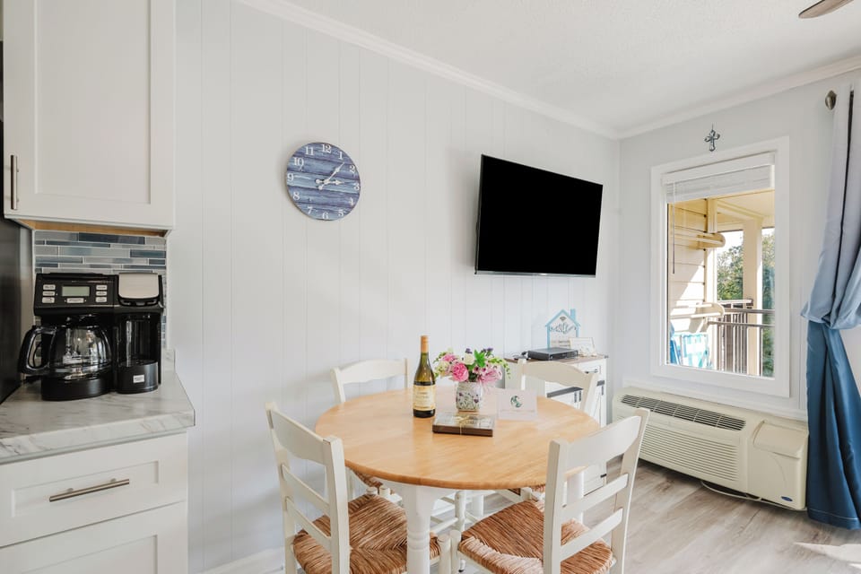 Seating for 4 guests.
All guests receive a bottle of wine & a box of chocolates!