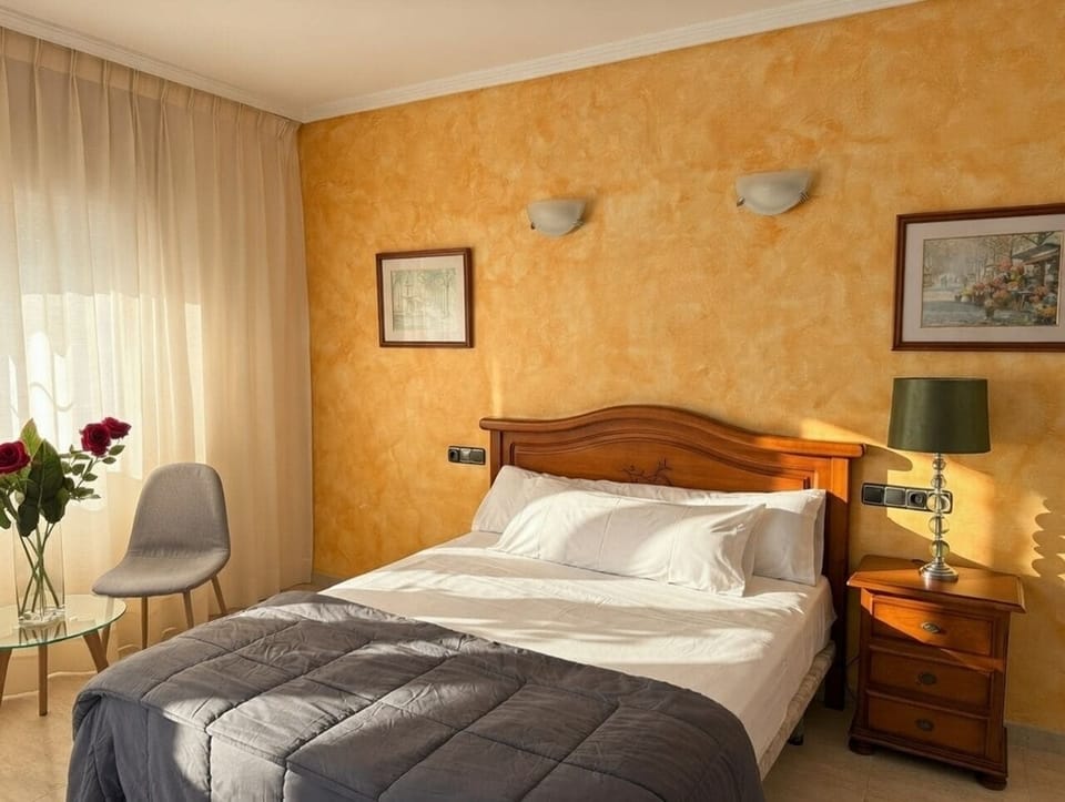 Basic Double Room | Desk, WiFi (free)