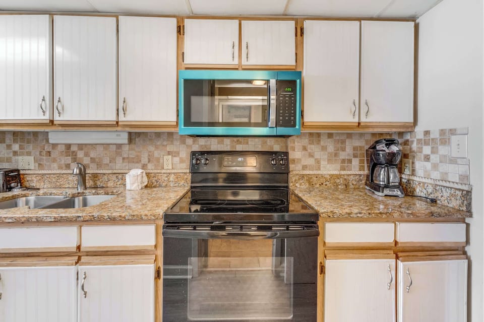 Equipped Kitchen for Your Stay
