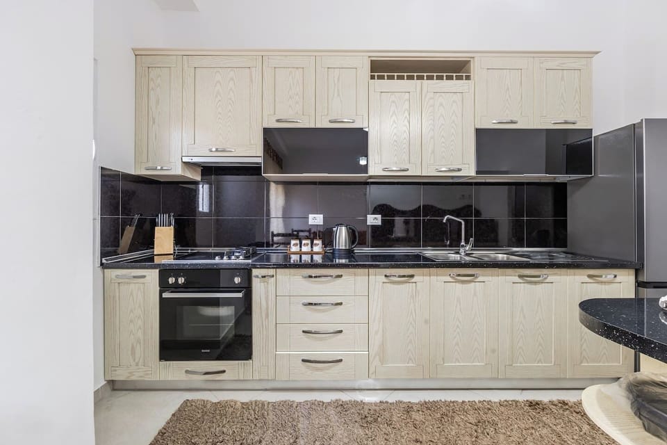 Fully-equipped kitchen