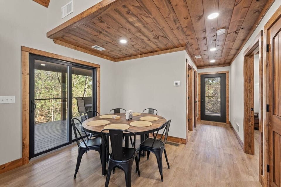 Chalet (3 Bedrooms) | Interior